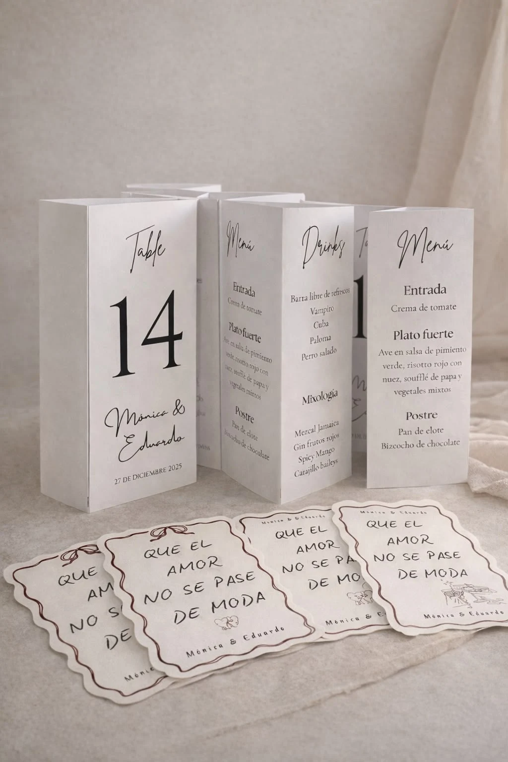 Menús trípticos de boda y tarjetas coordinadas, diseñados por GLEM